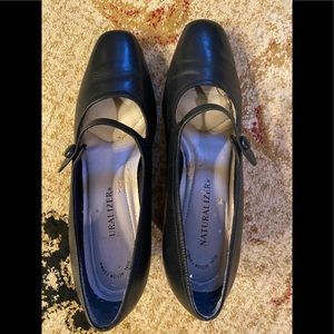 Naturalized Navy Dress Mary Jane Low-Heeled Pumps